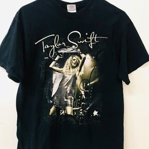 Taylor Swift T-shirt